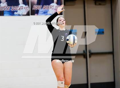 Thumbnail 2 in Millard West vs. Bellevue West photogallery.
