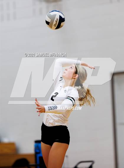 Thumbnail 3 in Millard West vs. Bellevue West photogallery.