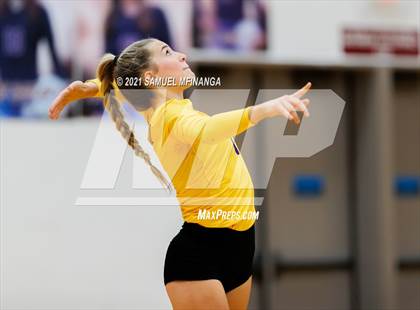 Thumbnail 2 in Millard West vs. Bellevue West photogallery.