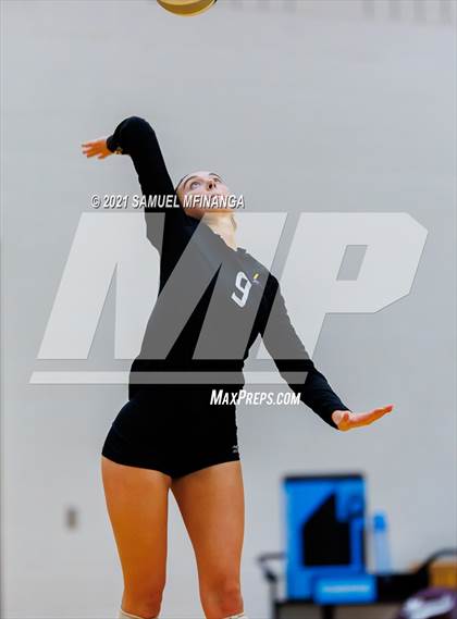 Thumbnail 3 in Millard West vs. Bellevue West photogallery.