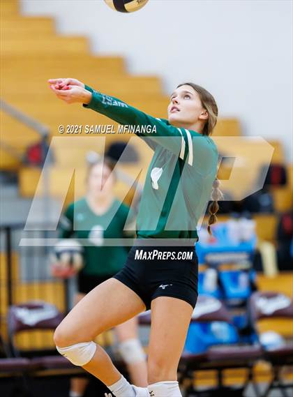 Thumbnail 2 in Millard West vs. Bellevue West photogallery.