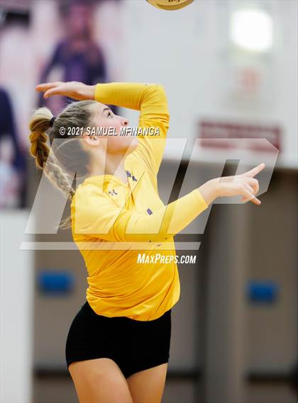 Thumbnail 2 in Millard West vs. Bellevue West photogallery.