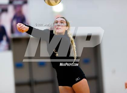 Thumbnail 2 in Millard West vs. Bellevue West photogallery.