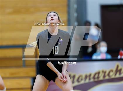 Thumbnail 2 in Millard West vs. Bellevue West photogallery.