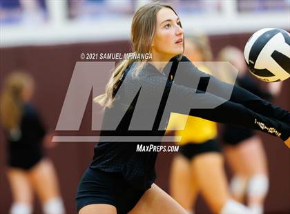 Thumbnail 1 in Millard West vs. Bellevue West photogallery.