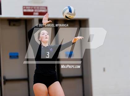 Thumbnail 2 in Millard West vs. Bellevue West photogallery.