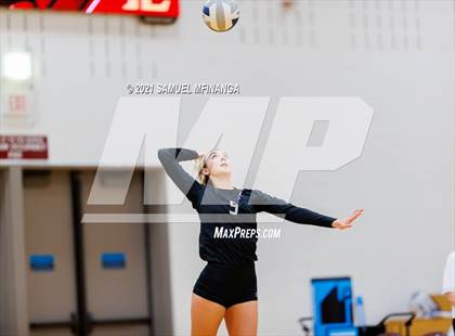 Thumbnail 2 in Millard West vs. Bellevue West photogallery.