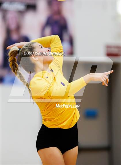 Thumbnail 3 in Millard West vs. Bellevue West photogallery.