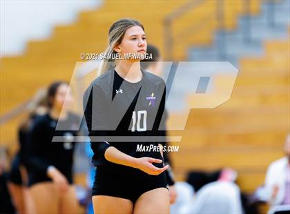 Thumbnail 2 in Millard West vs. Bellevue West photogallery.