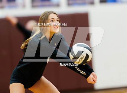 Thumbnail 3 in Millard West vs. Bellevue West photogallery.