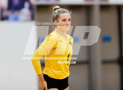 Thumbnail 3 in Millard West vs. Bellevue West photogallery.