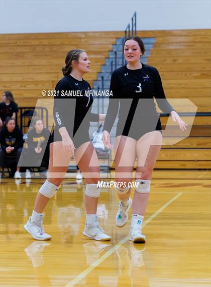 Thumbnail 2 in Millard West vs. Bellevue West photogallery.