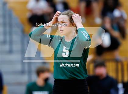 Thumbnail 2 in Millard West vs. Bellevue West photogallery.