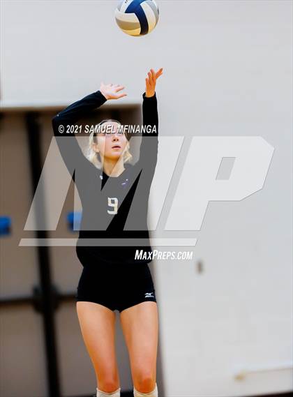 Thumbnail 2 in Millard West vs. Bellevue West photogallery.