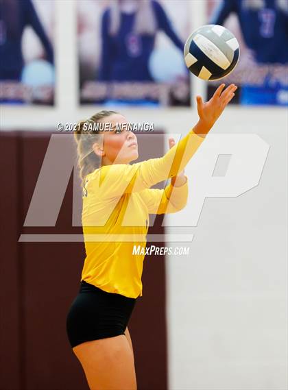 Thumbnail 2 in Millard West vs. Bellevue West photogallery.