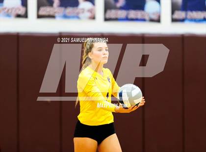 Thumbnail 1 in Millard West vs. Bellevue West photogallery.