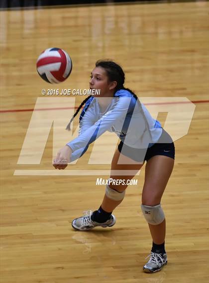 Thumbnail 2 in Johnson [Claudia Taylor] vs Reagan [Ronald] (Littleton Gym) photogallery.
