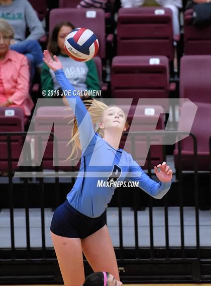 Thumbnail 1 in Johnson [Claudia Taylor] vs Reagan [Ronald] (Littleton Gym) photogallery.