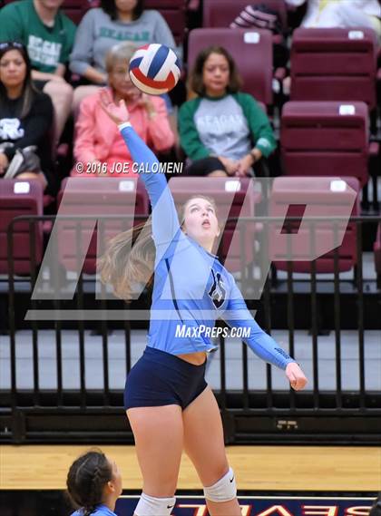 Thumbnail 3 in Johnson [Claudia Taylor] vs Reagan [Ronald] (Littleton Gym) photogallery.
