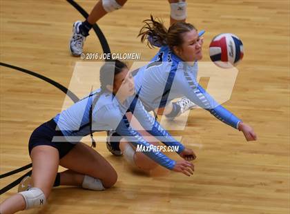Thumbnail 2 in Johnson [Claudia Taylor] vs Reagan [Ronald] (Littleton Gym) photogallery.