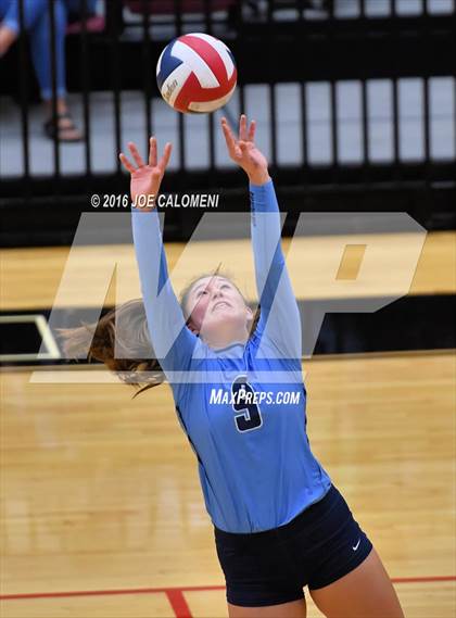 Thumbnail 1 in Johnson [Claudia Taylor] vs Reagan [Ronald] (Littleton Gym) photogallery.
