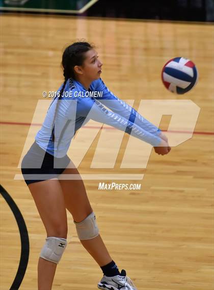 Thumbnail 2 in Johnson [Claudia Taylor] vs Reagan [Ronald] (Littleton Gym) photogallery.