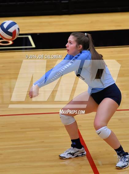 Thumbnail 2 in Johnson [Claudia Taylor] vs Reagan [Ronald] (Littleton Gym) photogallery.