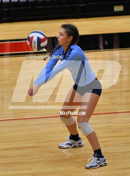 Thumbnail 2 in Johnson [Claudia Taylor] vs Reagan [Ronald] (Littleton Gym) photogallery.
