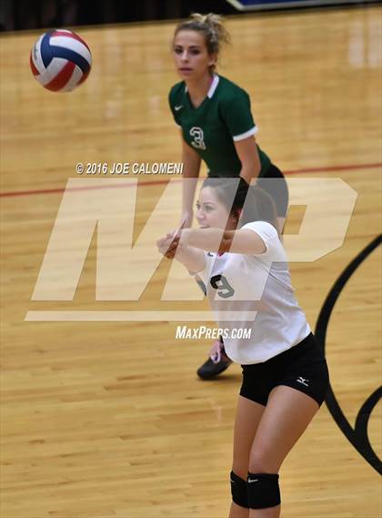 Thumbnail 2 in Johnson [Claudia Taylor] vs Reagan [Ronald] (Littleton Gym) photogallery.
