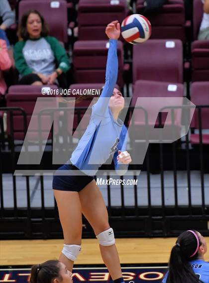 Thumbnail 1 in Johnson [Claudia Taylor] vs Reagan [Ronald] (Littleton Gym) photogallery.