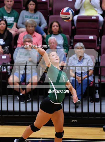 Thumbnail 2 in Johnson [Claudia Taylor] vs Reagan [Ronald] (Littleton Gym) photogallery.