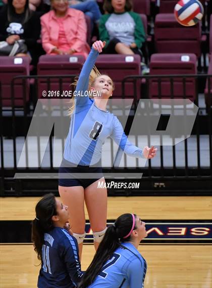 Thumbnail 2 in Johnson [Claudia Taylor] vs Reagan [Ronald] (Littleton Gym) photogallery.