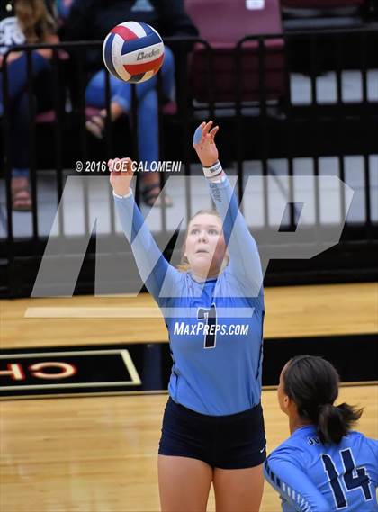 Thumbnail 3 in Johnson [Claudia Taylor] vs Reagan [Ronald] (Littleton Gym) photogallery.