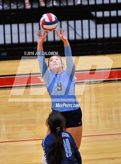 Thumbnail 2 in Johnson [Claudia Taylor] vs Reagan [Ronald] (Littleton Gym) photogallery.