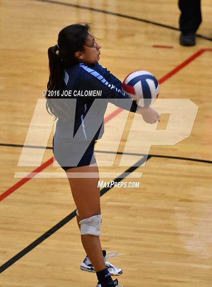 Thumbnail 3 in Johnson [Claudia Taylor] vs Reagan [Ronald] (Littleton Gym) photogallery.