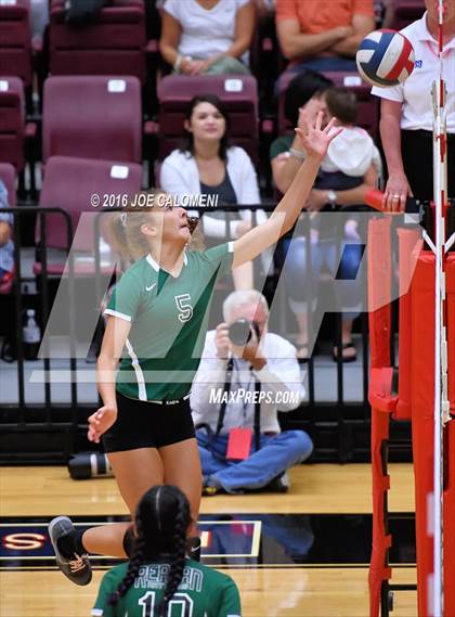 Thumbnail 2 in Johnson [Claudia Taylor] vs Reagan [Ronald] (Littleton Gym) photogallery.