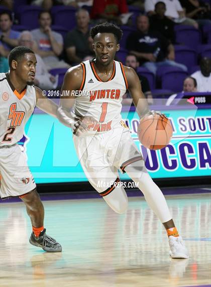 Thumbnail 1 in Winter Park vs. South Miami (City of Palms Classic) photogallery.