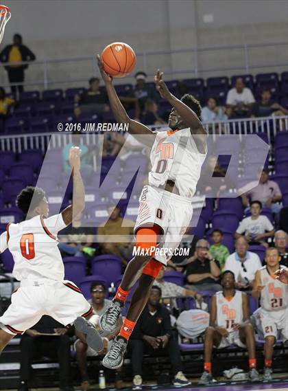 Thumbnail 3 in Winter Park vs. South Miami (City of Palms Classic) photogallery.