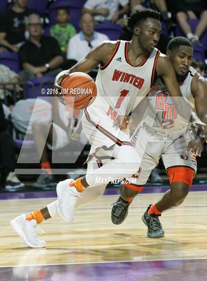 Thumbnail 1 in Winter Park vs. South Miami (City of Palms Classic) photogallery.