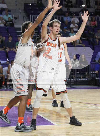 Thumbnail 3 in Winter Park vs. South Miami (City of Palms Classic) photogallery.