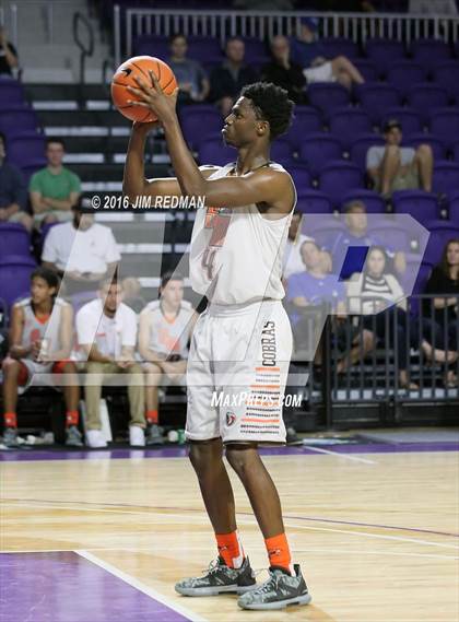 Thumbnail 2 in Winter Park vs. South Miami (City of Palms Classic) photogallery.