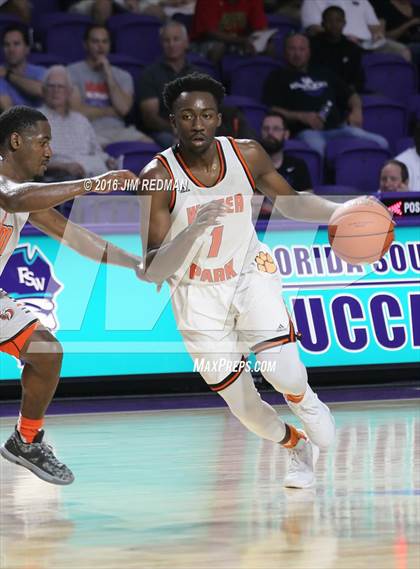 Thumbnail 2 in Winter Park vs. South Miami (City of Palms Classic) photogallery.