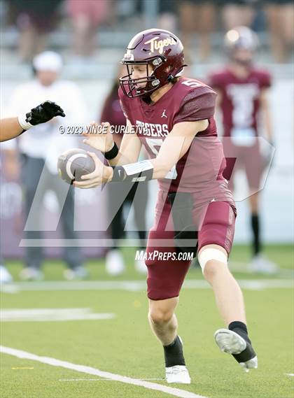 Thumbnail 1 in Vandegrift @ Dripping Springs photogallery.