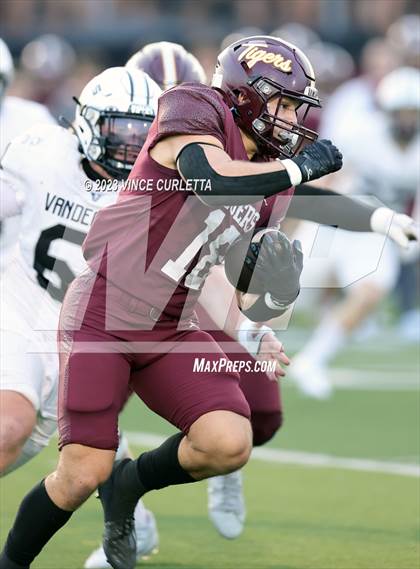 Thumbnail 1 in Vandegrift @ Dripping Springs photogallery.