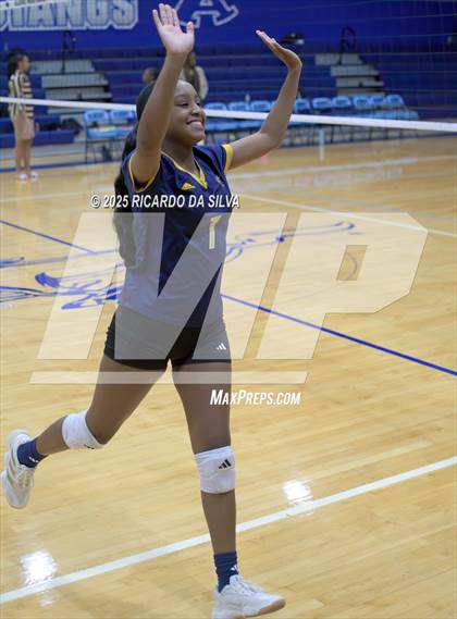 Thumbnail 3 in Nimitz @ Aldine photogallery.