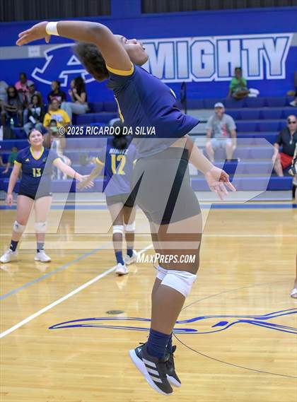 Thumbnail 1 in Nimitz @ Aldine photogallery.