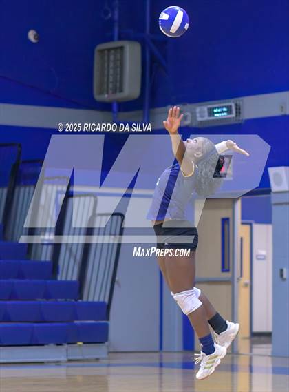 Thumbnail 2 in Nimitz @ Aldine photogallery.