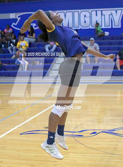 Thumbnail 3 in Nimitz @ Aldine photogallery.