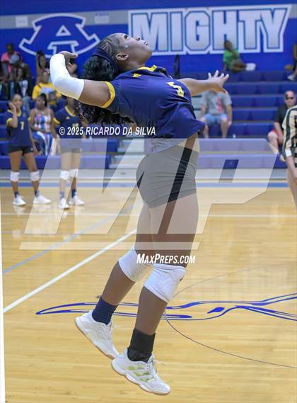 Thumbnail 1 in Nimitz @ Aldine photogallery.