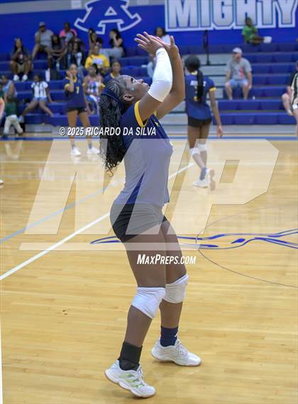 Thumbnail 2 in Nimitz @ Aldine photogallery.